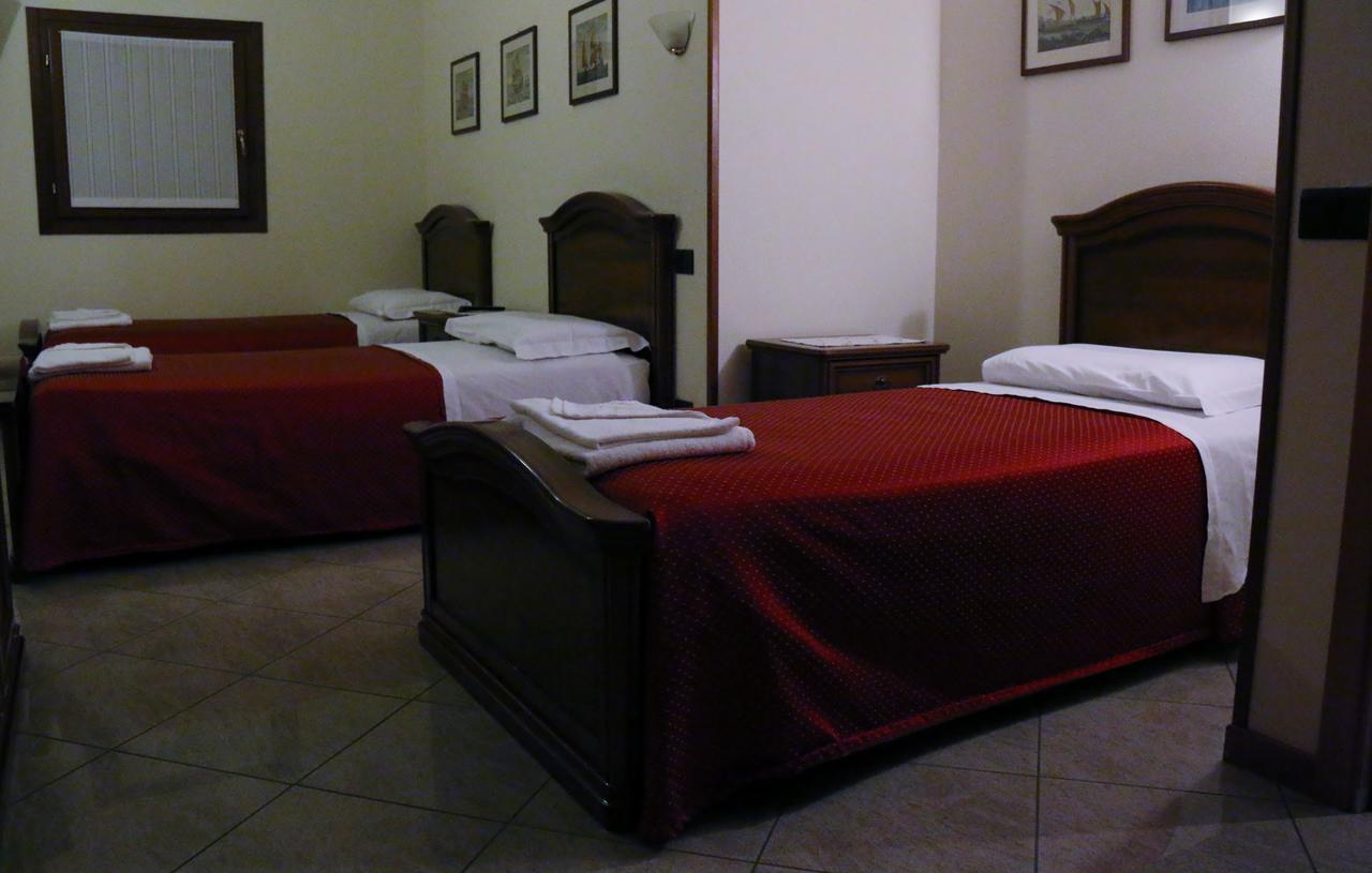 Hotel Ristorante Regina Mozzanica Quarto foto